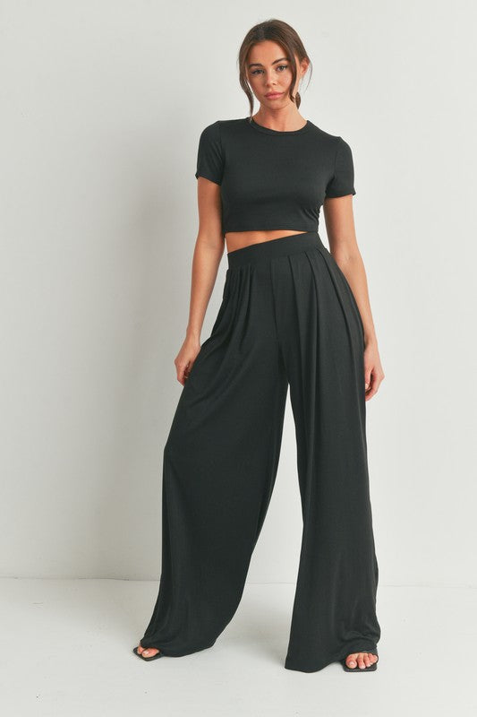 Simple But Stylish Pants Set